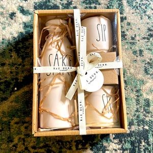 Rae Dunn sake/sip set